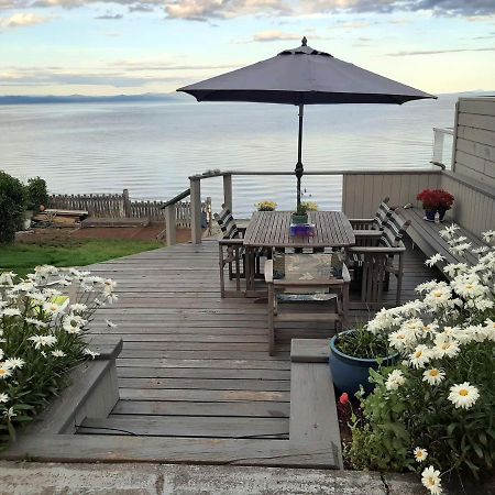 Oceanfront Paradise Comox Bagian luar foto