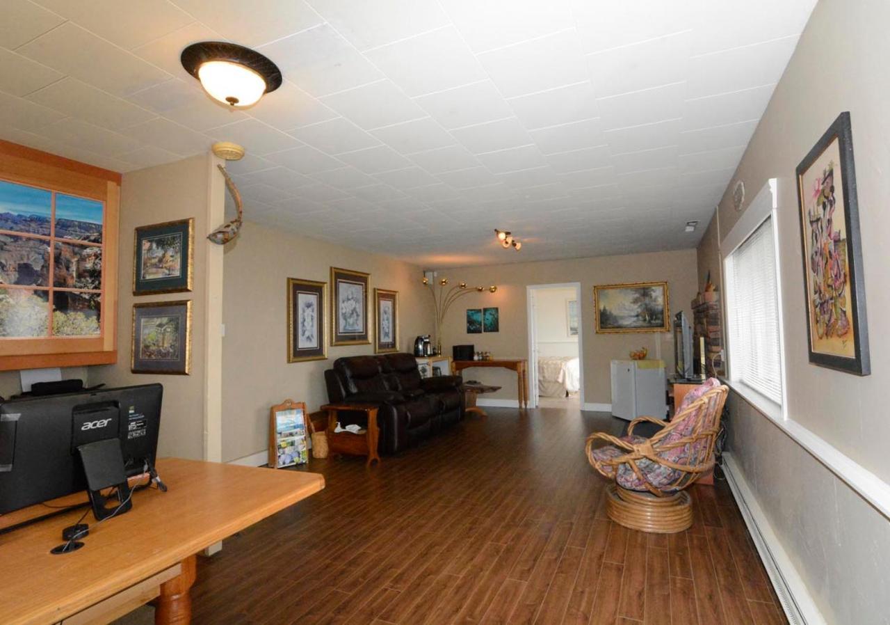 Oceanfront Paradise Comox Bagian luar foto