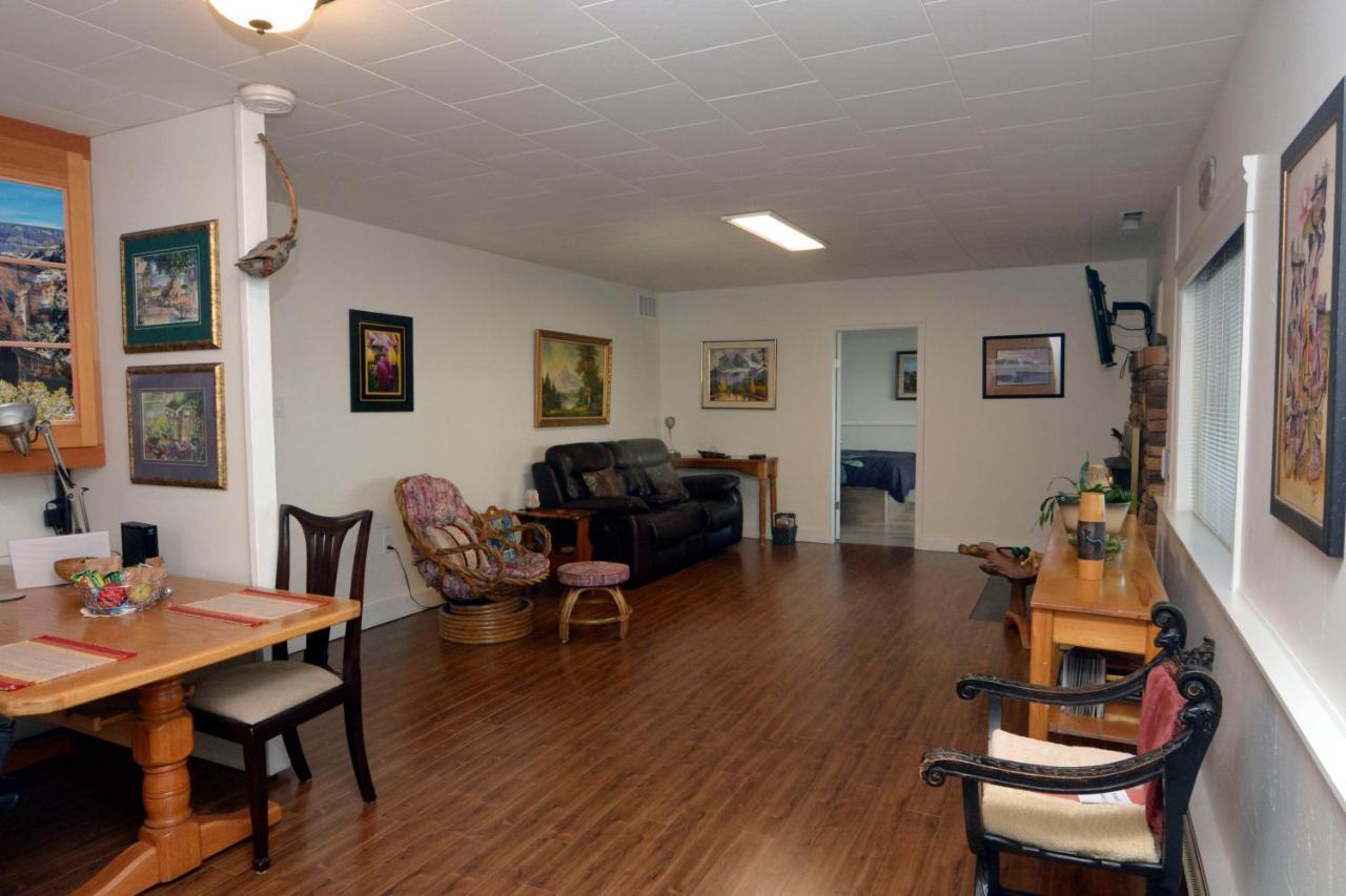 Oceanfront Paradise Comox Bagian luar foto