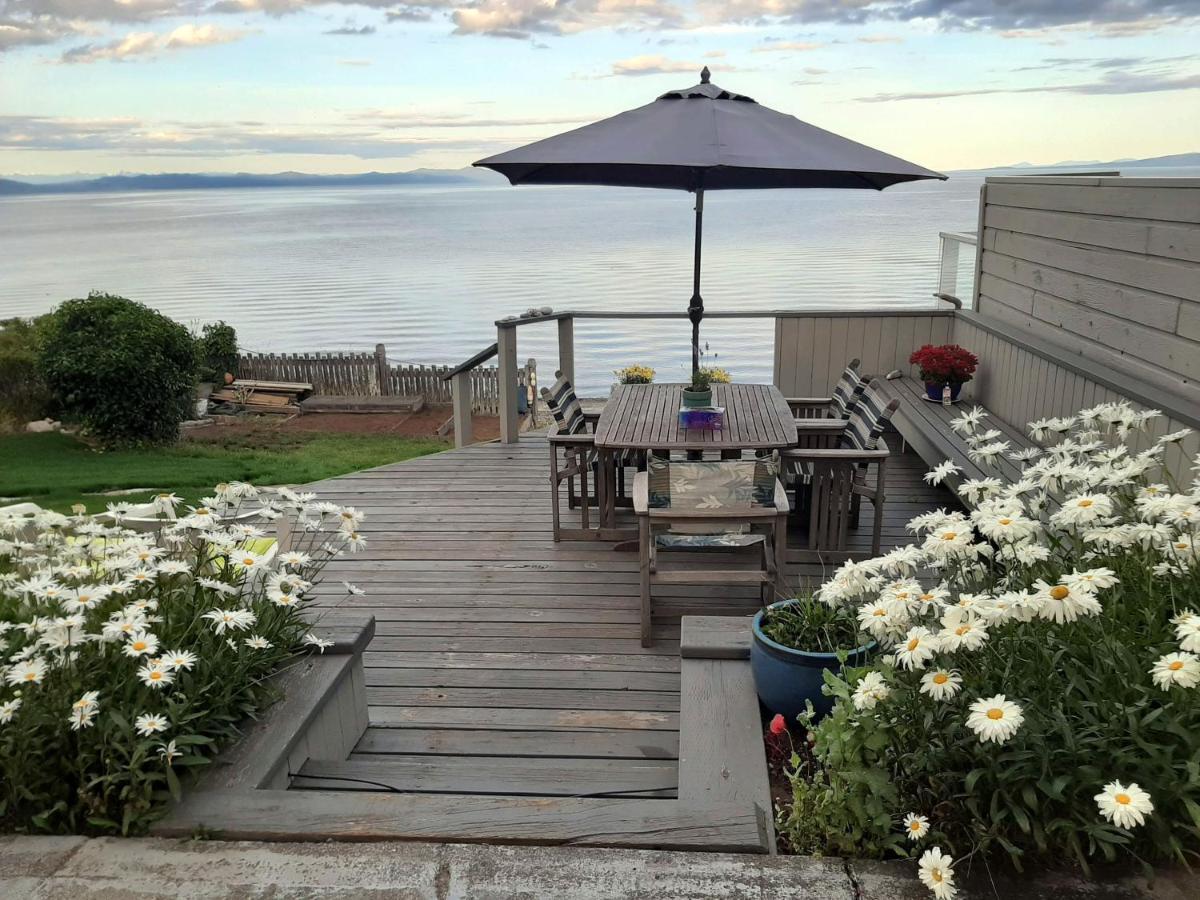 Oceanfront Paradise Comox Bagian luar foto