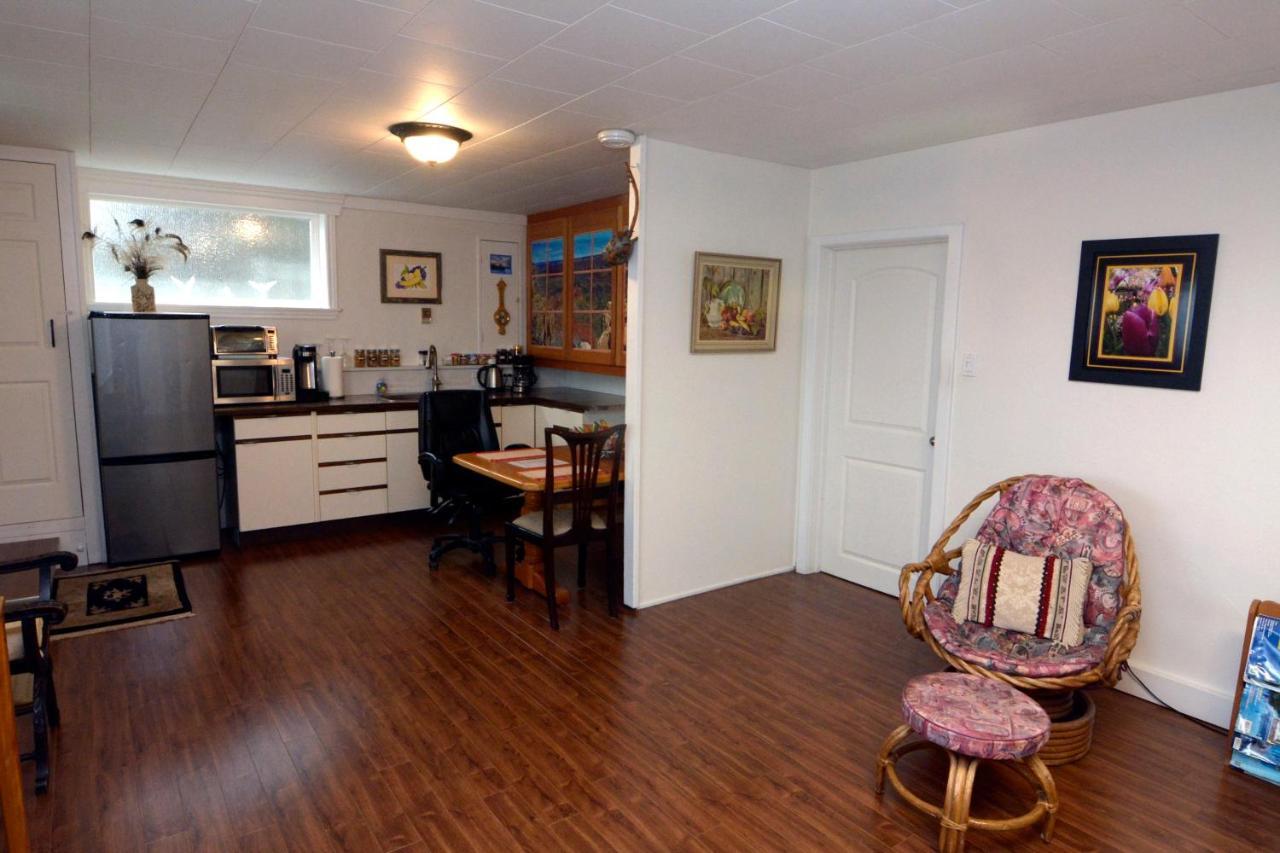 Oceanfront Paradise Comox Bagian luar foto