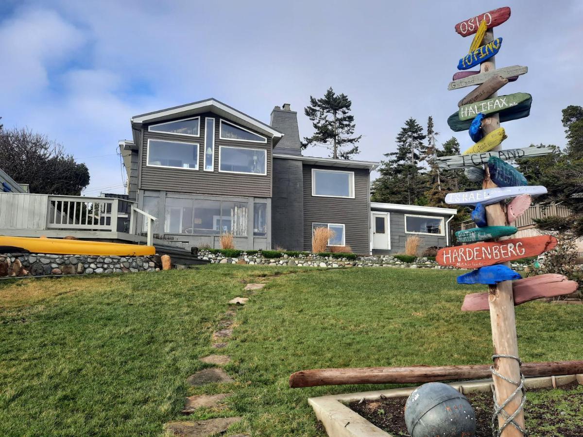Oceanfront Paradise Comox Bagian luar foto