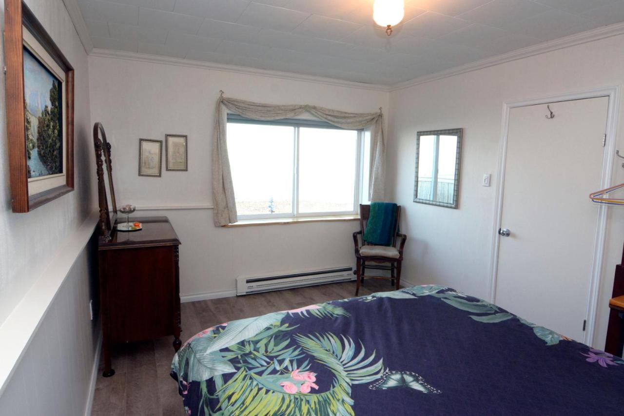 Oceanfront Paradise Comox Bagian luar foto