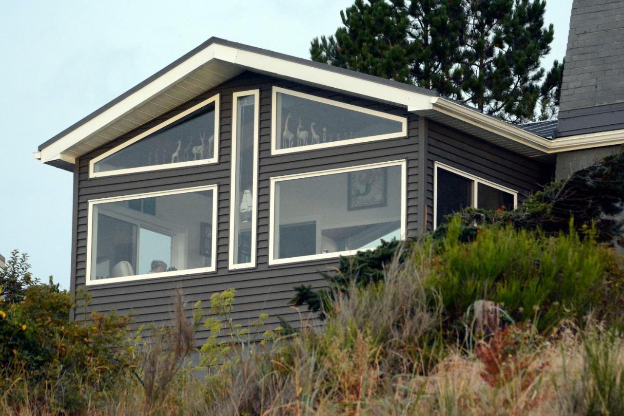 Oceanfront Paradise Comox Bagian luar foto